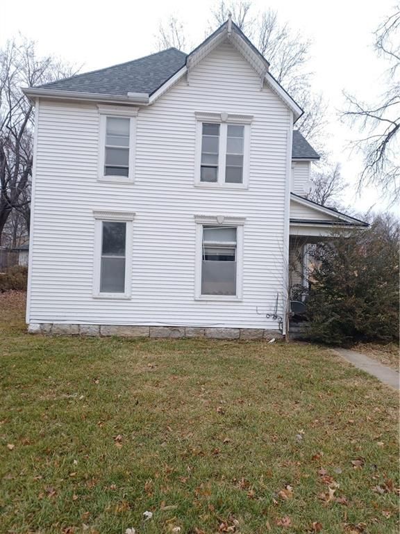 303 N Jeffreys St, Pleasant Hill, MO 64080