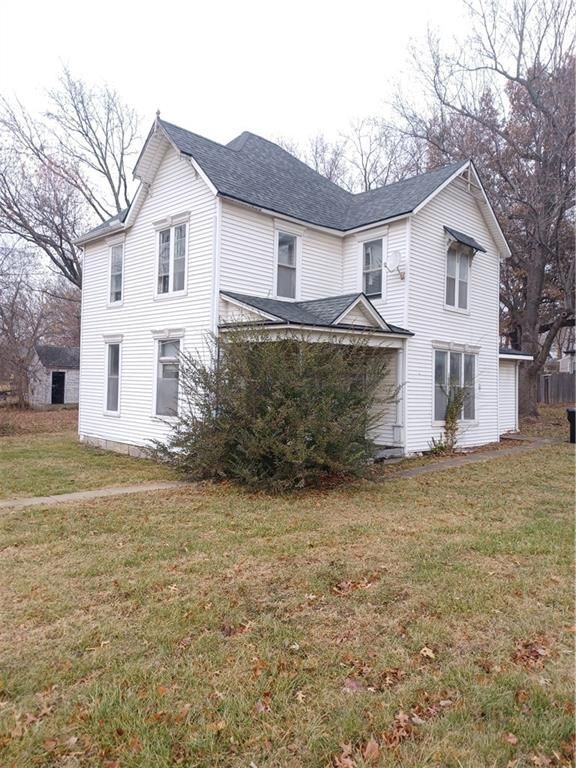 303 N Jeffreys St, Pleasant Hill, MO 64080