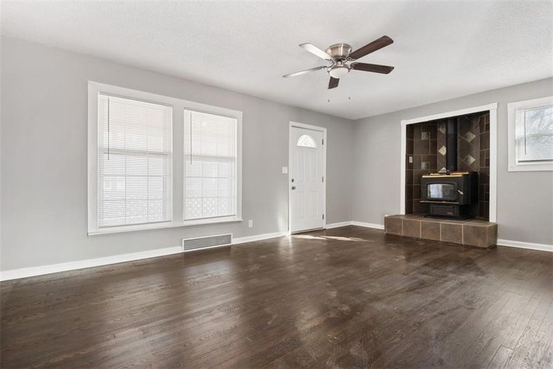 7455 E 83rd St, Kansas City, MO 64138