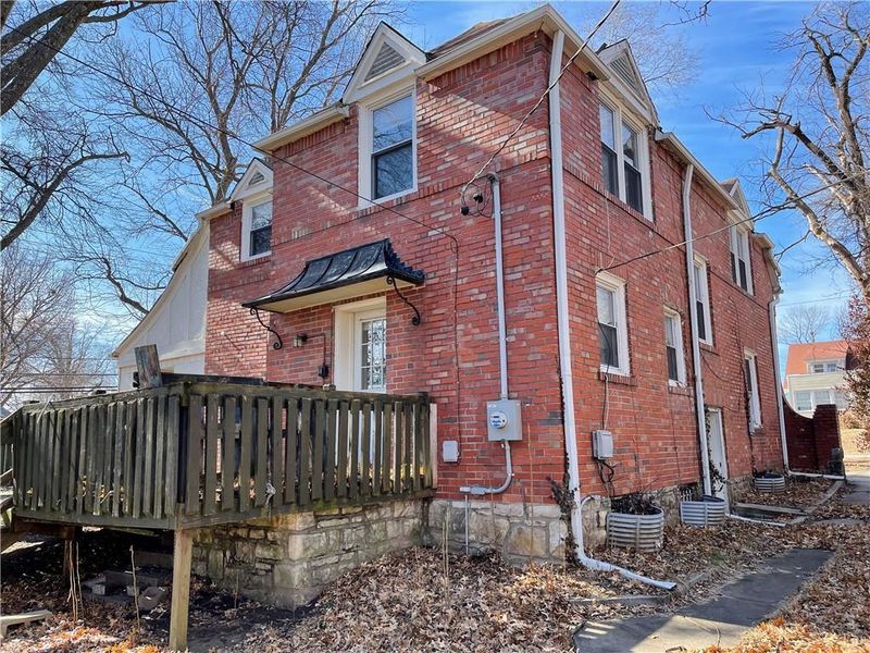 7345 Wayne Ave, Kansas City, MO 64131