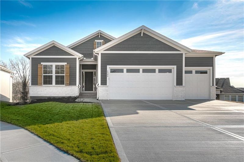 9064 Driftwood St, Lenexa, KS 66227