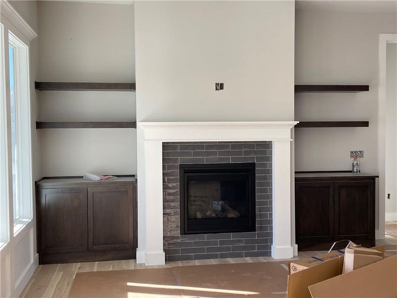 9064 Driftwood St, Lenexa, KS 66227