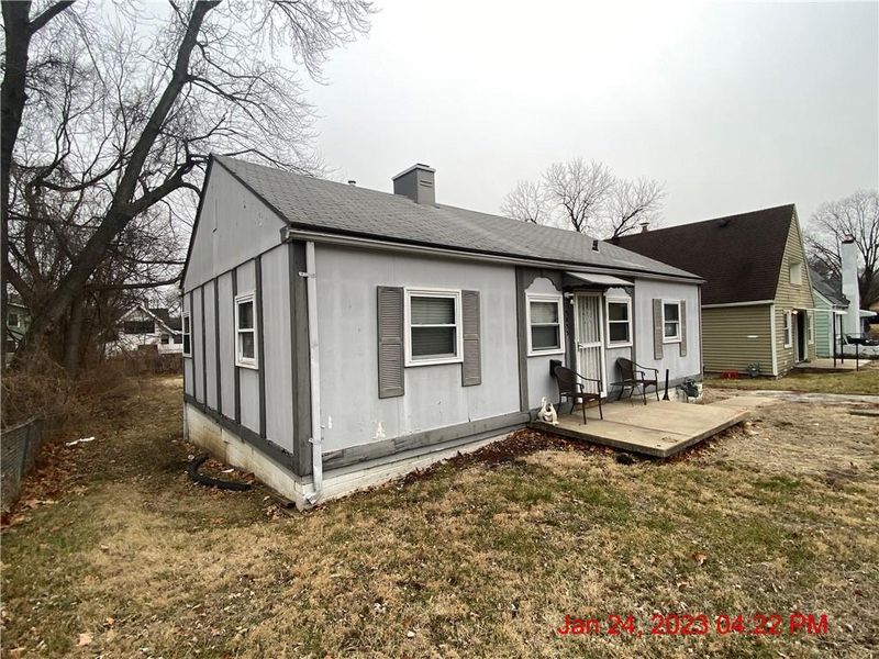 5833 Olive St, Kansas City, MO 64130