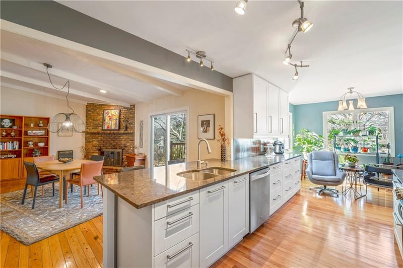 9726 Chadwick St, Overland Park, KS 66206