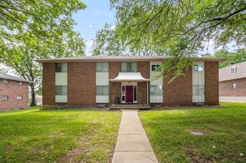 8020 Campbell St, Kansas City, MO 64131