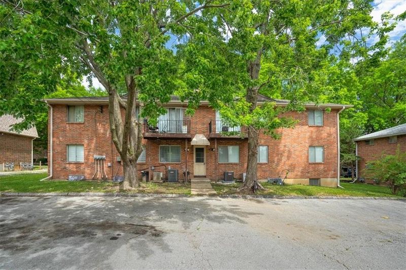 8020 Campbell St, Kansas City, MO 64131