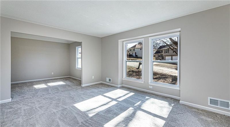 2304 E 109th St, Kansas City, MO 64131