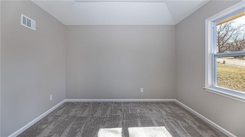2304 E 109th St, Kansas City, MO 64131