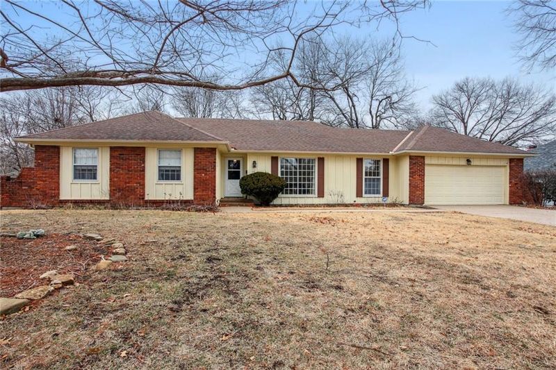 10 E 115th St, Kansas City, MO 64114