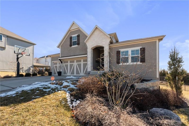 25175 W 114th Ct, Olathe, KS 66061
