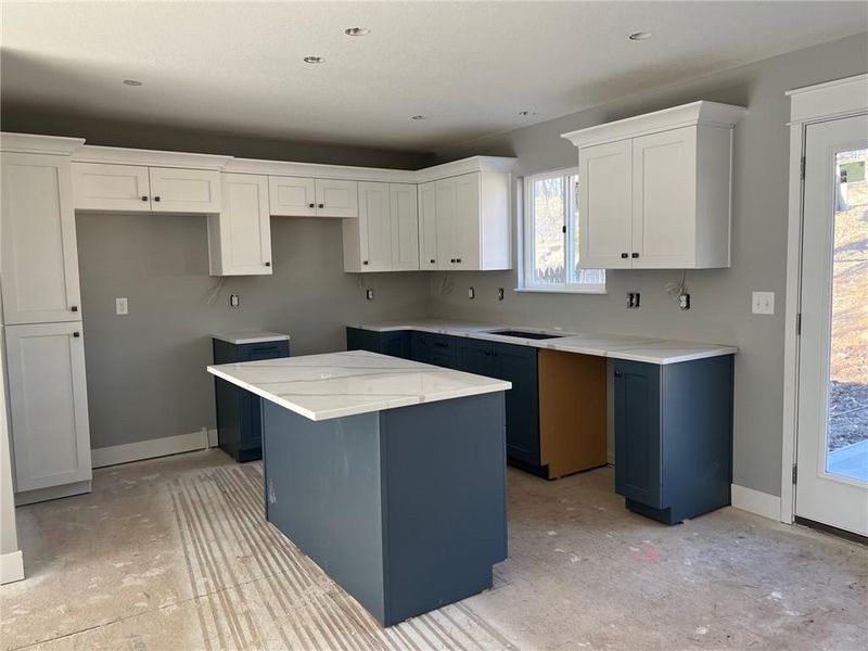 426 NW 40th St, Kansas City, MO 64116