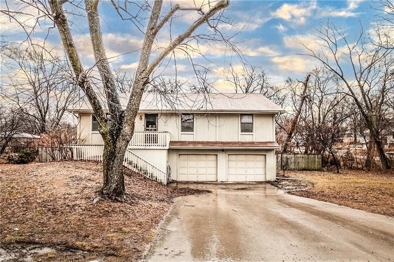 400 114th St, Kansas City, MO 64155