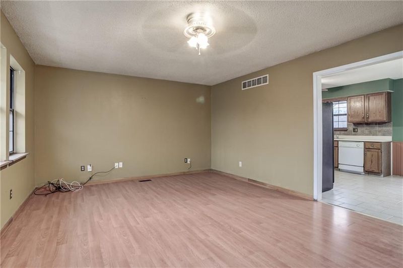 400 114th St, Kansas City, MO 64155
