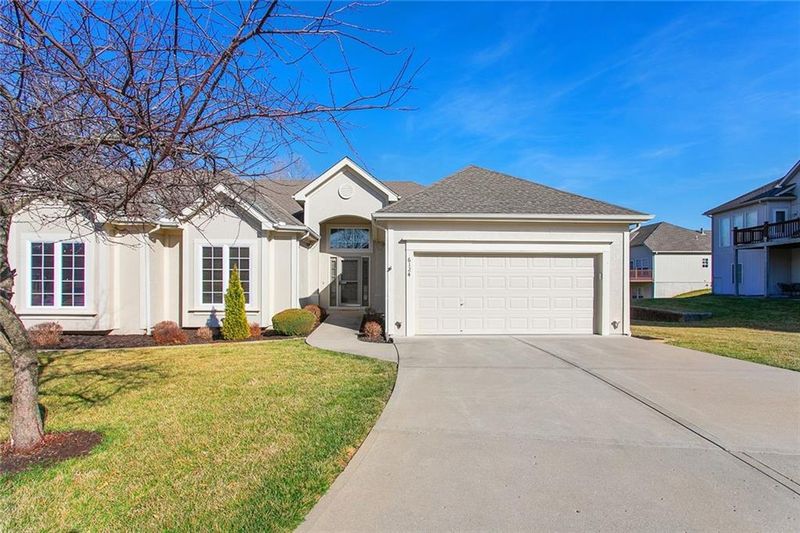 6124 NW 79th St, Kansas City, MO 64151