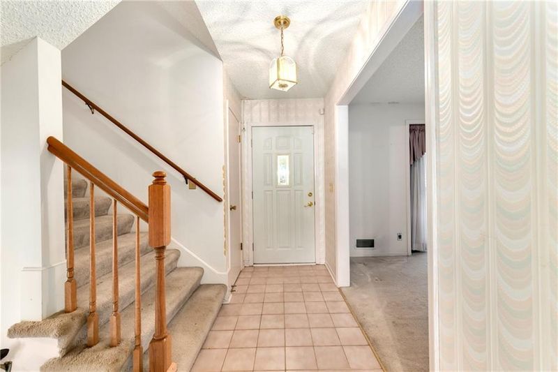 10037 Melrose Dr, Overland Park, KS 66214