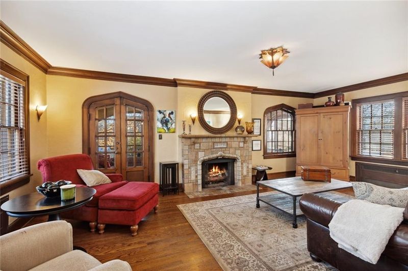 3 W 69th Ter, Kansas City, MO 64113