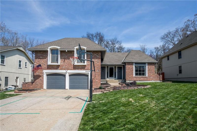 10239 Glenwood St, Overland Park, KS 66212