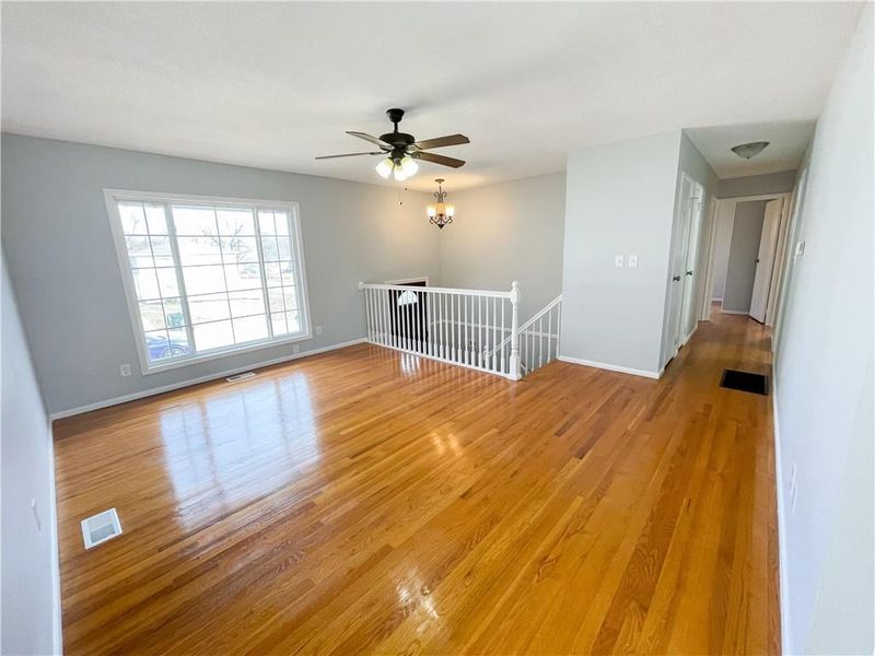 8653 E 96th Ter, Kansas City, MO 64134
