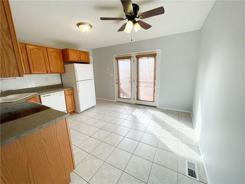 8653 E 96th Ter, Kansas City, MO 64134
