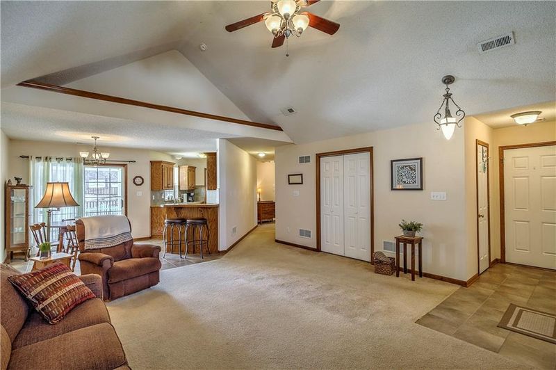 5016 Nantucket Dr, Blue Springs, MO 64015