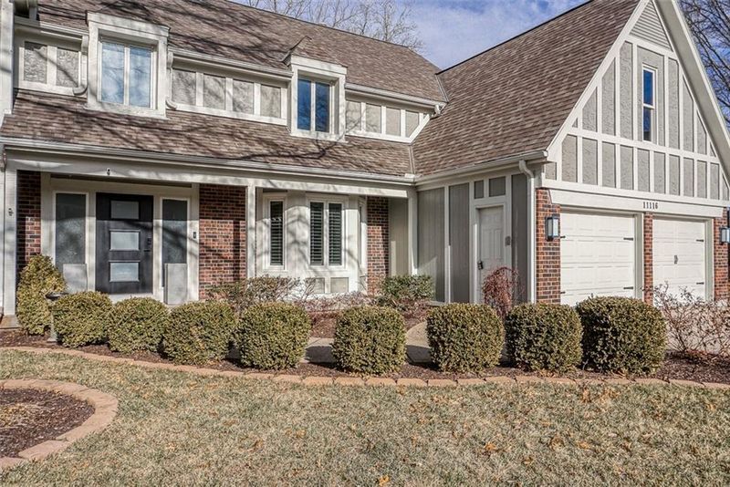 11116 W 122nd Ter, Overland Park, KS 66213