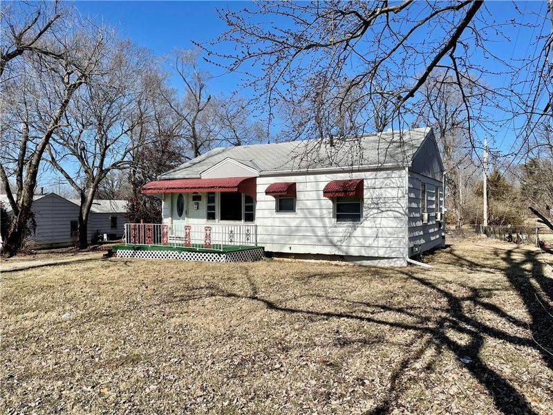 7124 E 106th Ter, Kansas City, MO 64134