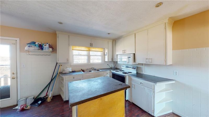 7124 E 106th Ter, Kansas City, MO 64134