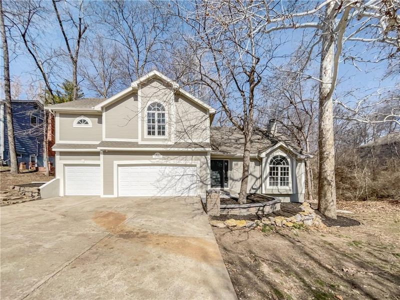 6 53rd Ter, Kansas City, MO 64118