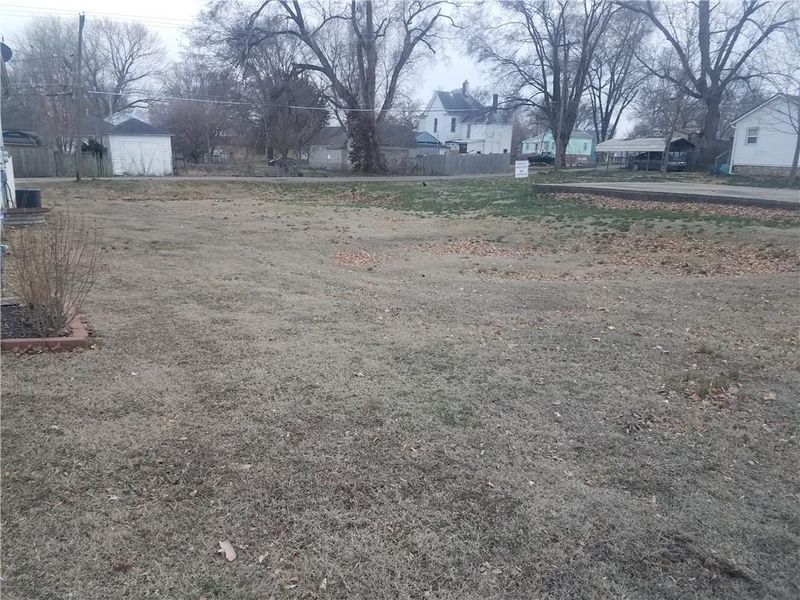 215 Pottawatomie St, Leavenworth, KS 66048