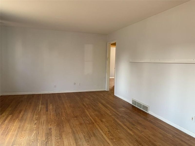 8112 Walnut St, Kansas City, MO 64114