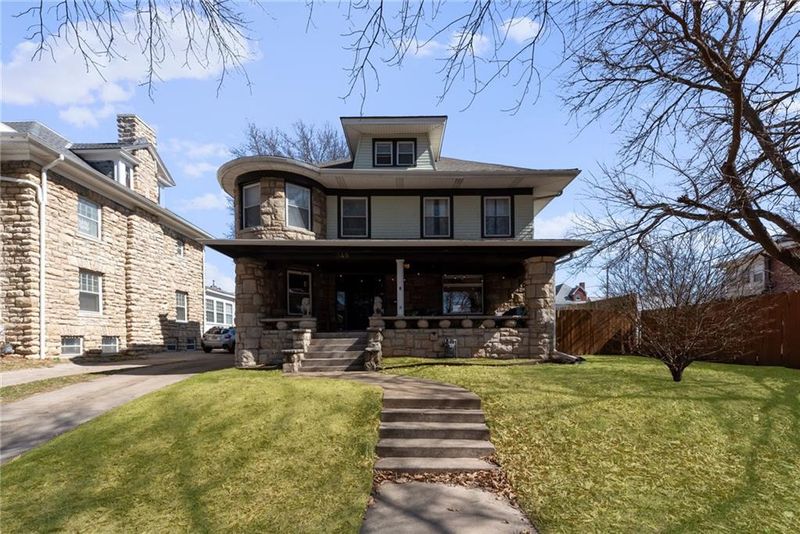 345 Gladstone Blvd, Kansas City, MO 64124