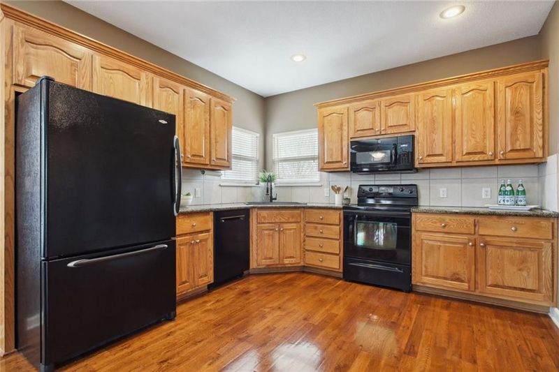 855 N Spruce St, Gardner, KS 66030