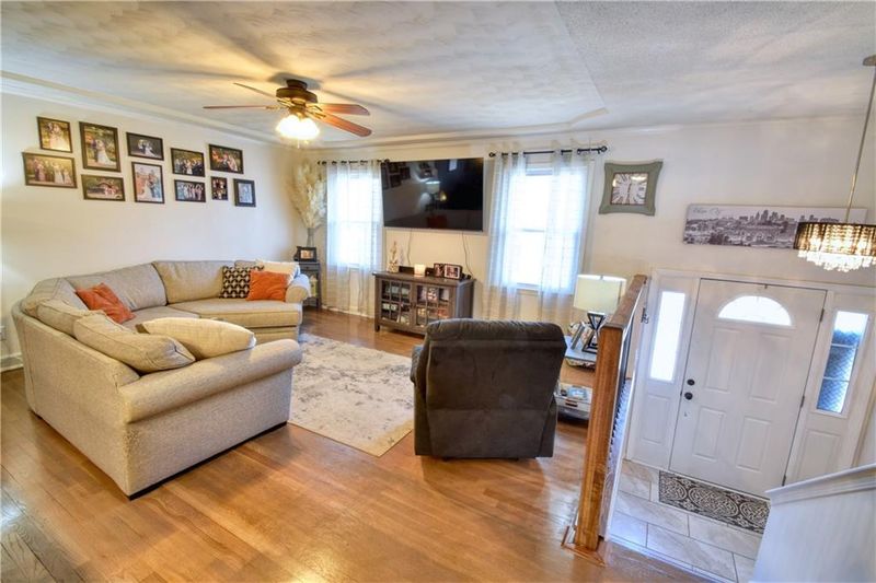 10601 W 92nd Pl, Overland Park, KS 66214