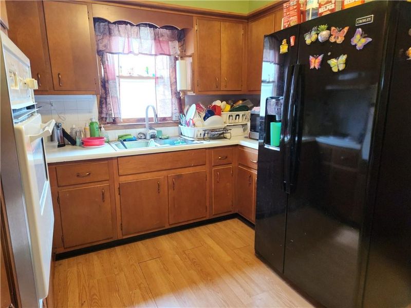 408 1st St, Osawatomie, KS 66064