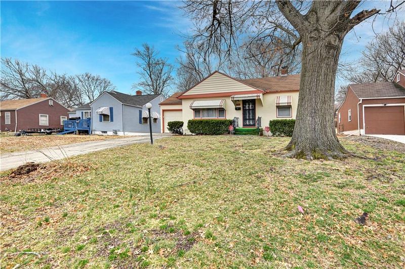 7211 Forest Ave, Kansas City, MO 64131