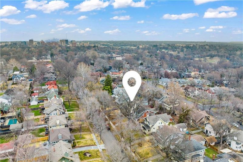 5825 Central St, Kansas City, MO 64113