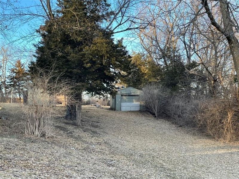 3710 E 96 St, Kansas City, MO 64137
