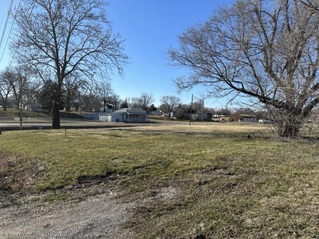 Burns St & 13 Hw, Gallatin, MO 64640