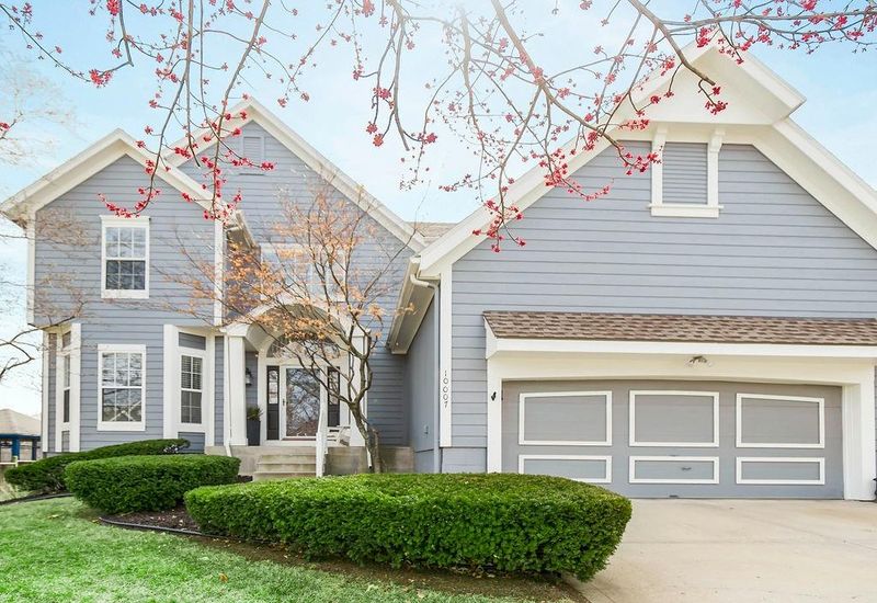 10007 W 126th Ter, Overland Park, KS 66213