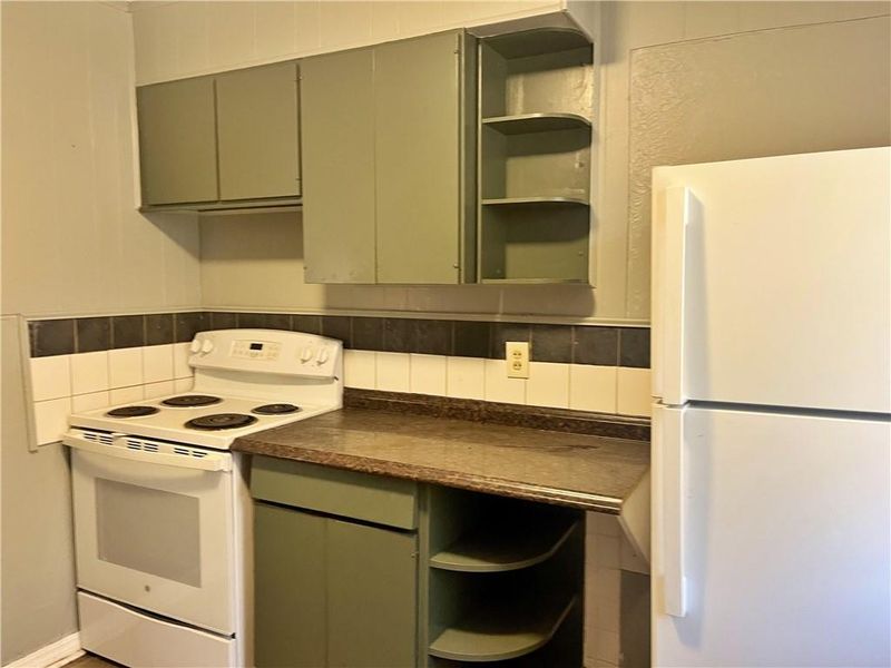 1029 E 5th St, Pittsburg, KS 66762