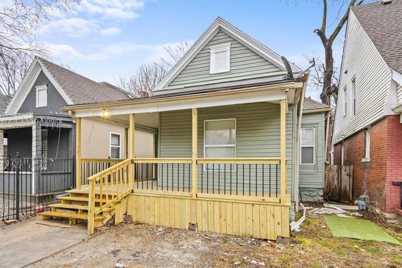 3319 Tracy Ave, Kansas City, MO 64109