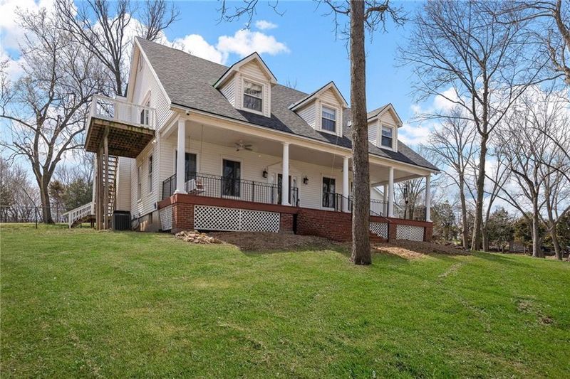 20750 W 45th Ter, Shawnee, KS 66218