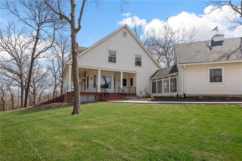 20750 W 45th Ter, Shawnee, KS 66218