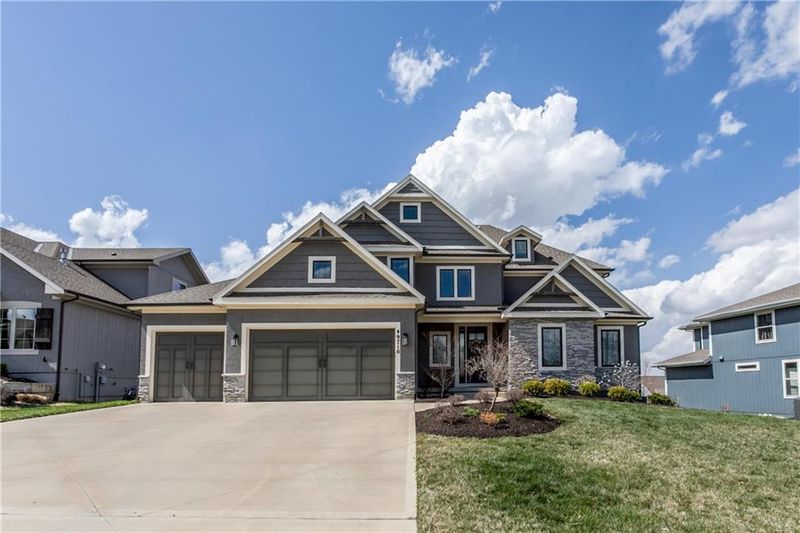 9710 Shady Bend Cir, Lenexa, KS 66227