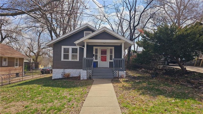 1191 E 66th St, Kansas City, MO 64131