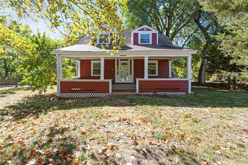4701 Rockhill Rd, Kansas City, MO 64110
