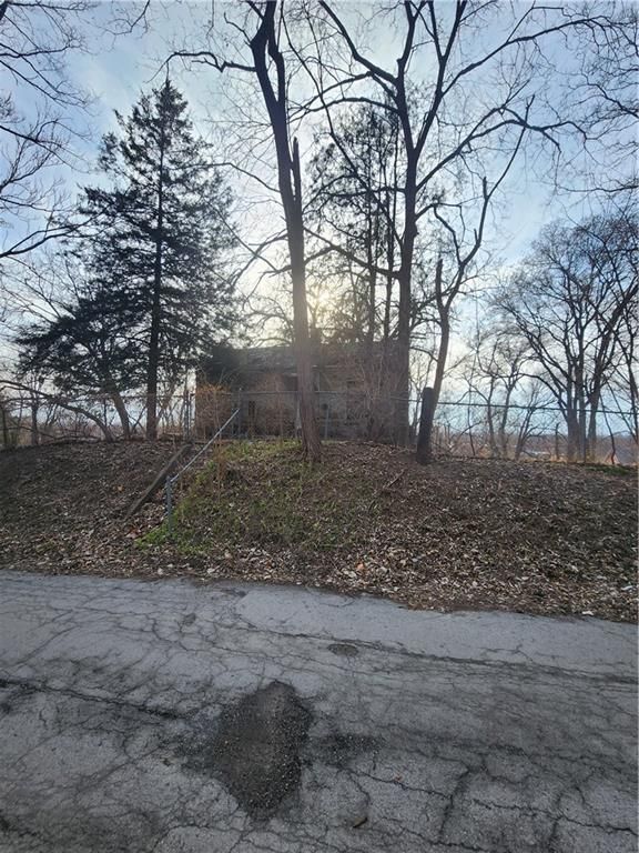 1920 S 14th St, St Joseph, MO 64503