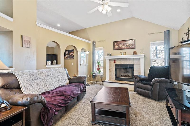 18214 W 155 Ter, Olathe, KS 66062