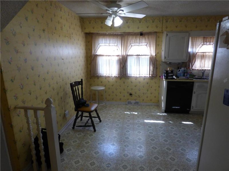 3817 E 72nd St, Kansas City, MO 64132