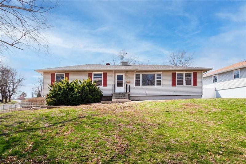 8959 E 83rd Ter, Raytown, MO 64138
